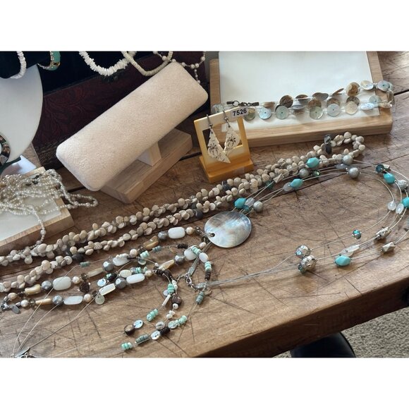 SEASHELL JEWELRY LOT - Vintage Jewelry Box With Assorted Shell & Bead Necklaces - Picture 9 of 16